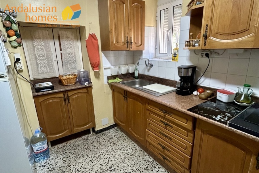 village house for sale Bermejo, property for sale Caracuel, village house Álora area, semi rural property Spain, Andalusian village house, house with garden Bermejo, house with roof terrace Spain, property with panoramic views Málaga, renovation potential property Spain, urban plot property Andalucía, house near El Chorro, country village house Málaga, Spanish village home for sale, investment property Andalucía