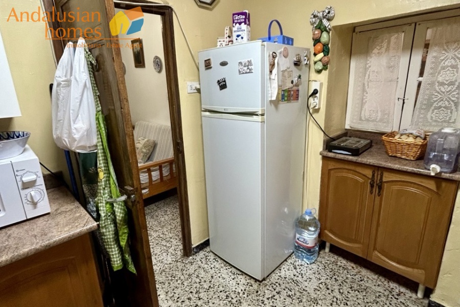 village house for sale Bermejo, property for sale Caracuel, village house Álora area, semi rural property Spain, Andalusian village house, house with garden Bermejo, house with roof terrace Spain, property with panoramic views Málaga, renovation potential property Spain, urban plot property Andalucía, house near El Chorro, country village house Málaga, Spanish village home for sale, investment property Andalucía