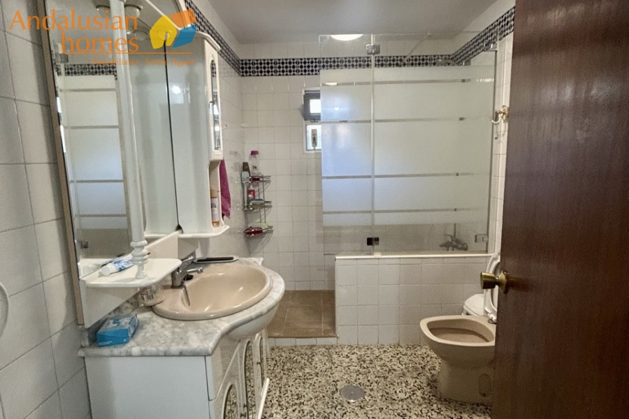 village house for sale Bermejo, property for sale Caracuel, village house Álora area, semi rural property Spain, Andalusian village house, house with garden Bermejo, house with roof terrace Spain, property with panoramic views Málaga, renovation potential property Spain, urban plot property Andalucía, house near El Chorro, country village house Málaga, Spanish village home for sale, investment property Andalucía