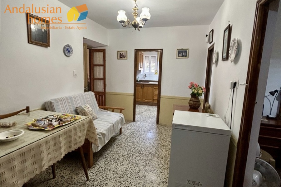 village house for sale Bermejo, property for sale Caracuel, village house Álora area, semi rural property Spain, Andalusian village house, house with garden Bermejo, house with roof terrace Spain, property with panoramic views Málaga, renovation potential property Spain, urban plot property Andalucía, house near El Chorro, country village house Málaga, Spanish village home for sale, investment property Andalucía