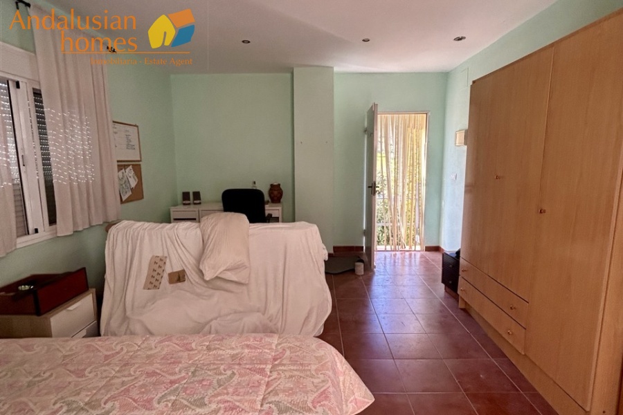 village house for sale Bermejo, property for sale Caracuel, village house Álora area, semi rural property Spain, Andalusian village house, house with garden Bermejo, house with roof terrace Spain, property with panoramic views Málaga, renovation potential property Spain, urban plot property Andalucía, house near El Chorro, country village house Málaga, Spanish village home for sale, investment property Andalucía