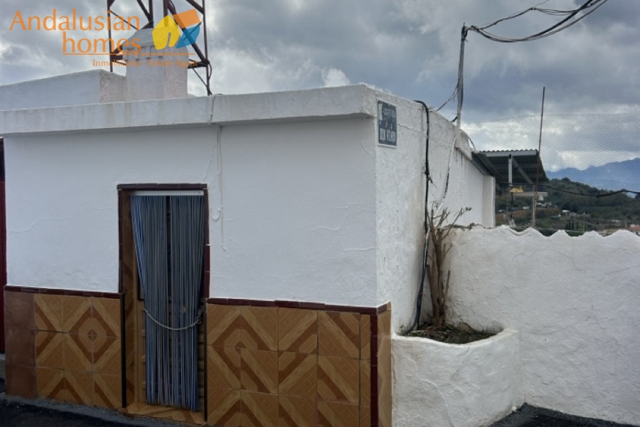 casa de pueblo Gibralgalia, vivienda rural Cártama, casa en venta Málaga interior, propiedad con parcela, casa con piscina, vivienda rural Andalucía, casa con garaje, casa de campo Cártama, inmueble rústico urbano