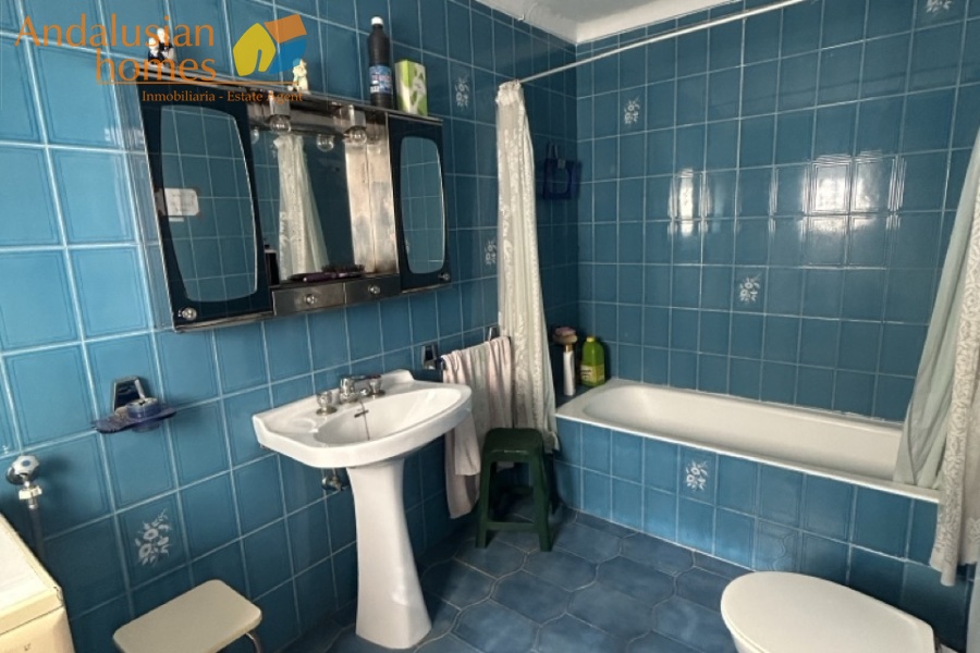 casa de pueblo Gibralgalia, vivienda rural Cártama, casa en venta Málaga interior, propiedad con parcela, casa con piscina, vivienda rural Andalucía, casa con garaje, casa de campo Cártama, inmueble rústico urbano