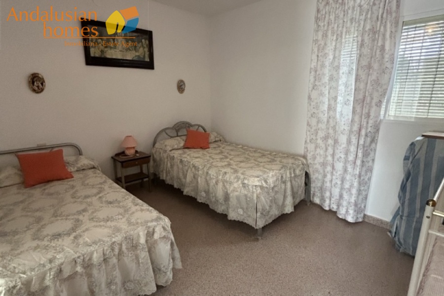casa de pueblo Gibralgalia, vivienda rural Cártama, casa en venta Málaga interior, propiedad con parcela, casa con piscina, vivienda rural Andalucía, casa con garaje, casa de campo Cártama, inmueble rústico urbano