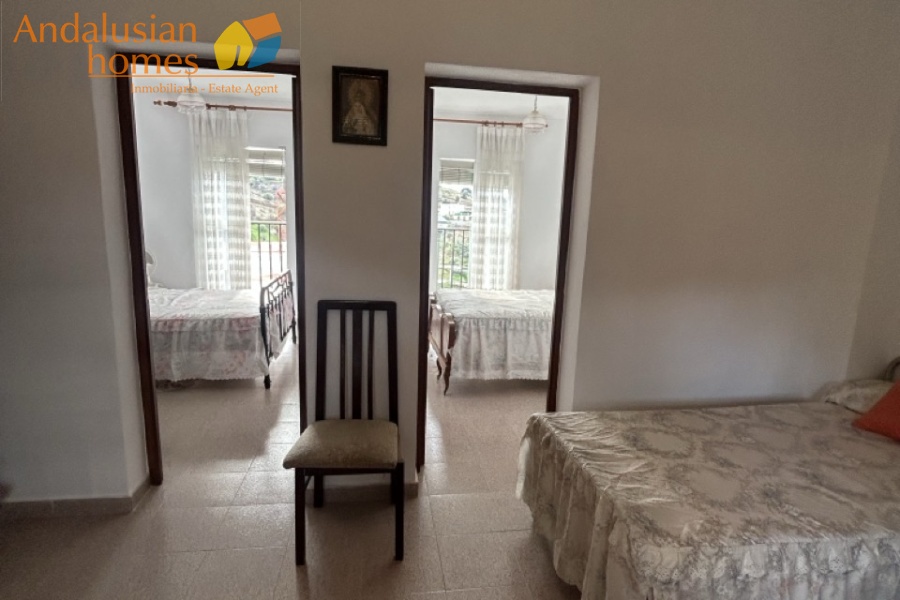 casa de pueblo Gibralgalia, vivienda rural Cártama, casa en venta Málaga interior, propiedad con parcela, casa con piscina, vivienda rural Andalucía, casa con garaje, casa de campo Cártama, inmueble rústico urbano