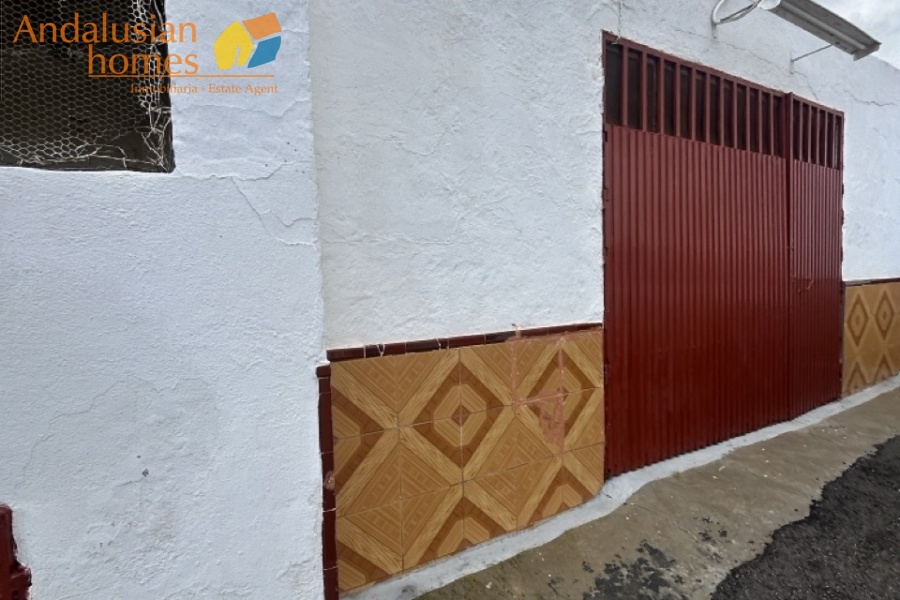 casa de pueblo Gibralgalia, vivienda rural Cártama, casa en venta Málaga interior, propiedad con parcela, casa con piscina, vivienda rural Andalucía, casa con garaje, casa de campo Cártama, inmueble rústico urbano