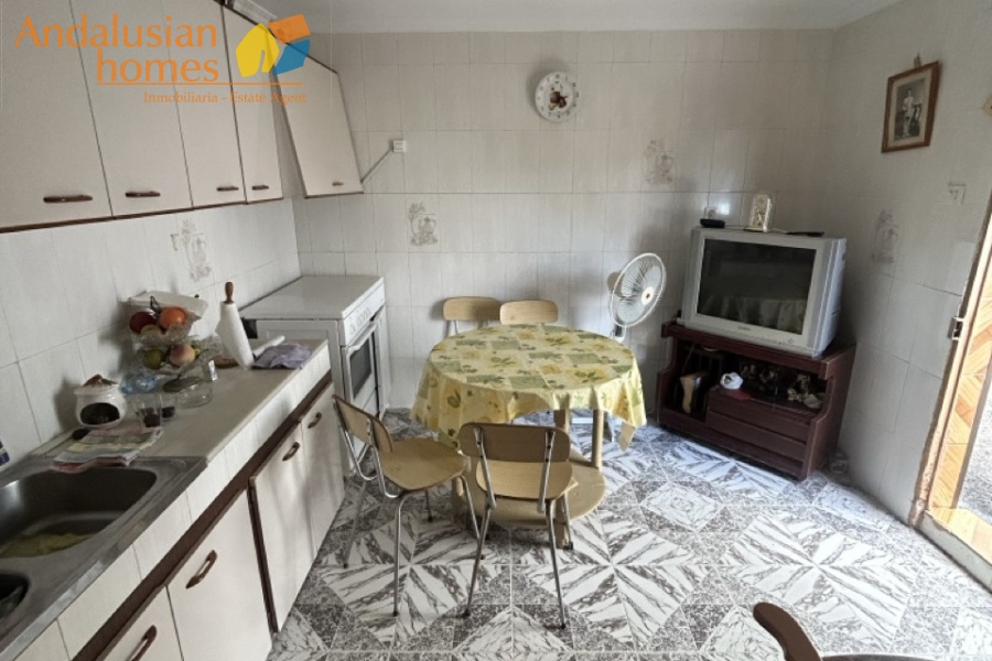 casa de pueblo Gibralgalia, vivienda rural Cártama, casa en venta Málaga interior, propiedad con parcela, casa con piscina, vivienda rural Andalucía, casa con garaje, casa de campo Cártama, inmueble rústico urbano