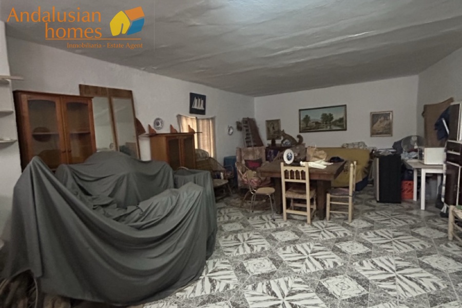 casa de pueblo Gibralgalia, vivienda rural Cártama, casa en venta Málaga interior, propiedad con parcela, casa con piscina, vivienda rural Andalucía, casa con garaje, casa de campo Cártama, inmueble rústico urbano