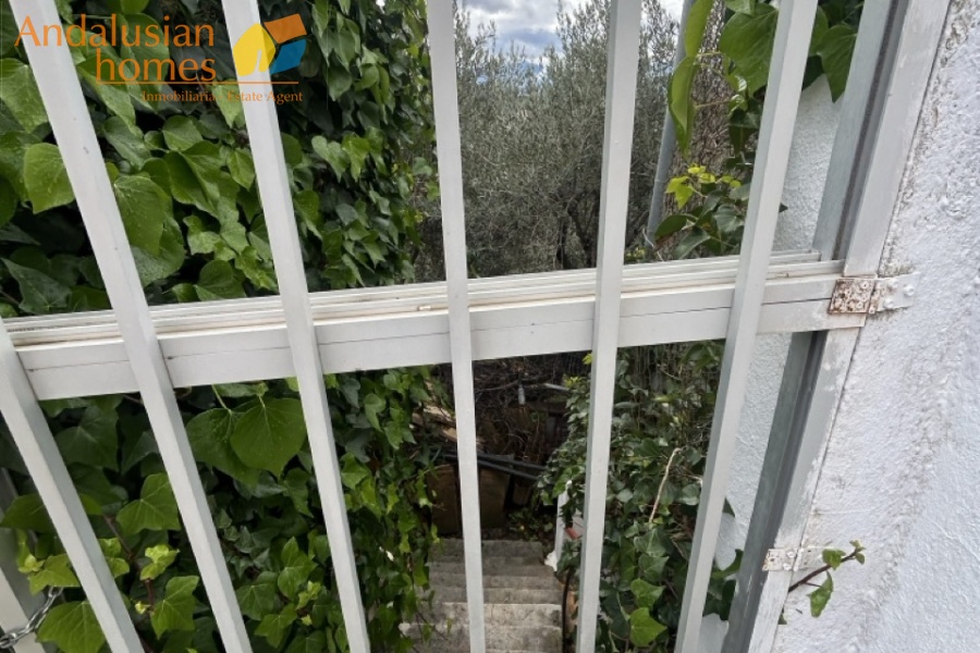 casa de pueblo Gibralgalia, vivienda rural Cártama, casa en venta Málaga interior, propiedad con parcela, casa con piscina, vivienda rural Andalucía, casa con garaje, casa de campo Cártama, inmueble rústico urbano