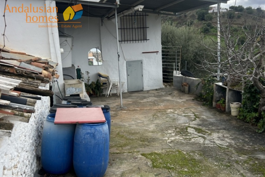 casa de pueblo Gibralgalia, vivienda rural Cártama, casa en venta Málaga interior, propiedad con parcela, casa con piscina, vivienda rural Andalucía, casa con garaje, casa de campo Cártama, inmueble rústico urbano