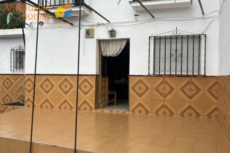 casa de pueblo Gibralgalia, vivienda rural Cártama, casa en venta Málaga interior, propiedad con parcela, casa con piscina, vivienda rural Andalucía, casa con garaje, casa de campo Cártama, inmueble rústico urbano