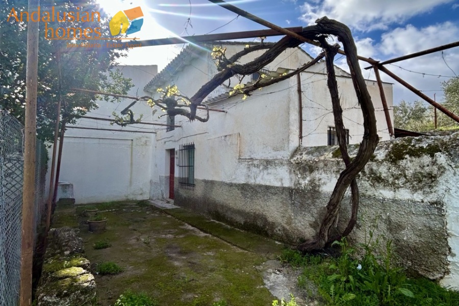 casa rústica, propiedad en Álora, finca en venta, casa de campo, parcela grande, vistas al campo, necesidad de reforma, agua de pozo, electricidad, jardín exterior
rustic house, property in Álora, country estate for sale, country home, large plot, countryside views, renovation needed, well water, electricity, outdoor garden