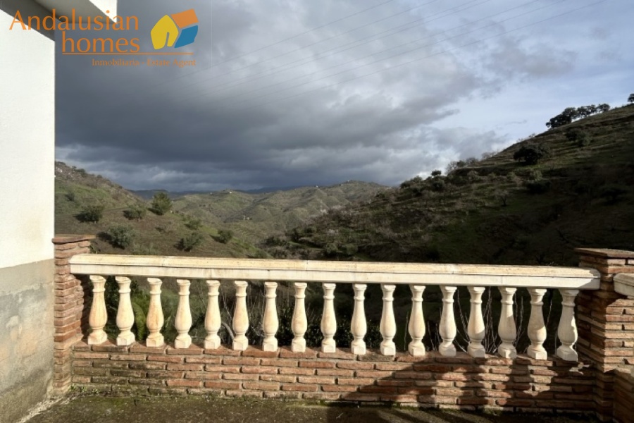 self-sufficient estate, Andalusian property, Torcal mountain views, large finca for sale, organic farm, olive trees, vineyards, fruit trees, country house, rural property Spain, two-story house, private estate, peaceful property, farm with wells

finca autosuficiente, propiedad en Andalucía, vistas sierra del Torcal, finca grande en venta, agricultura ecológica, olivos, viñas, frutales, casa rural, finca rústica España, casa de dos plantas, finca privada, propiedad tranquila, finca con pozos