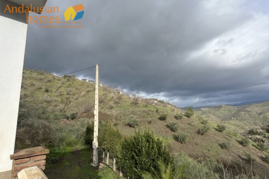 self-sufficient estate, Andalusian property, Torcal mountain views, large finca for sale, organic farm, olive trees, vineyards, fruit trees, country house, rural property Spain, two-story house, private estate, peaceful property, farm with wells

finca autosuficiente, propiedad en Andalucía, vistas sierra del Torcal, finca grande en venta, agricultura ecológica, olivos, viñas, frutales, casa rural, finca rústica España, casa de dos plantas, finca privada, propiedad tranquila, finca con pozos