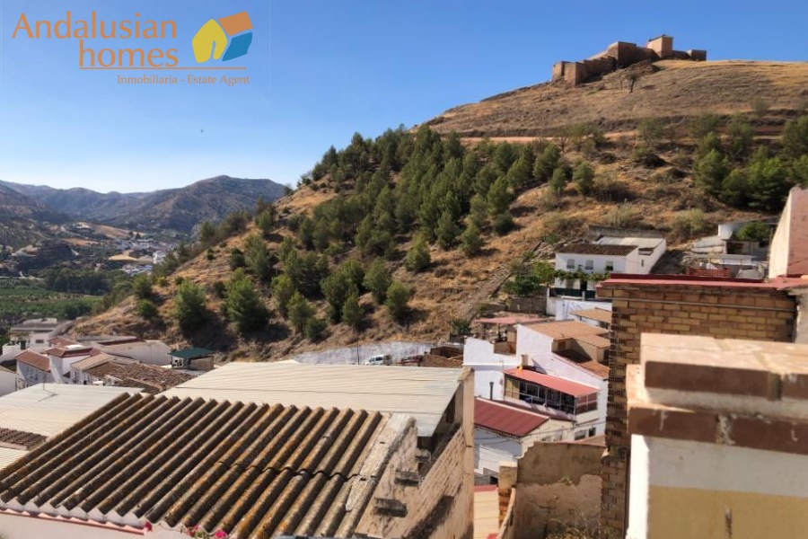 village house for sale, house near train station, property with terraces, family home potential, investment property Spain, rental opportunity, town centre house, patio terrace property
casa de pueblo en venta, casa cerca de estación de tren, vivienda con terrazas, casa familiar, propiedad de inversión España, oportunidad de alquiler, casa en el centro, patio y terraza