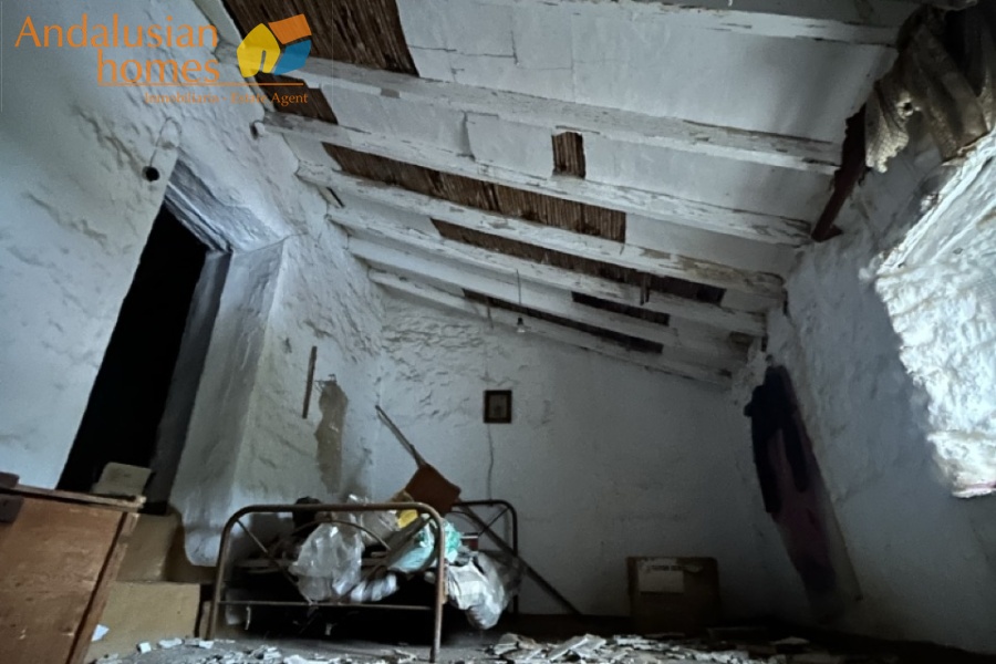 town house for reform, casa de pueblo para reformar, renovation project Spain, village house, property for renovation, inversión inmobiliaria, Spanish town house, casa para renovar, rental investment, proyecto de reforma, village property Spain