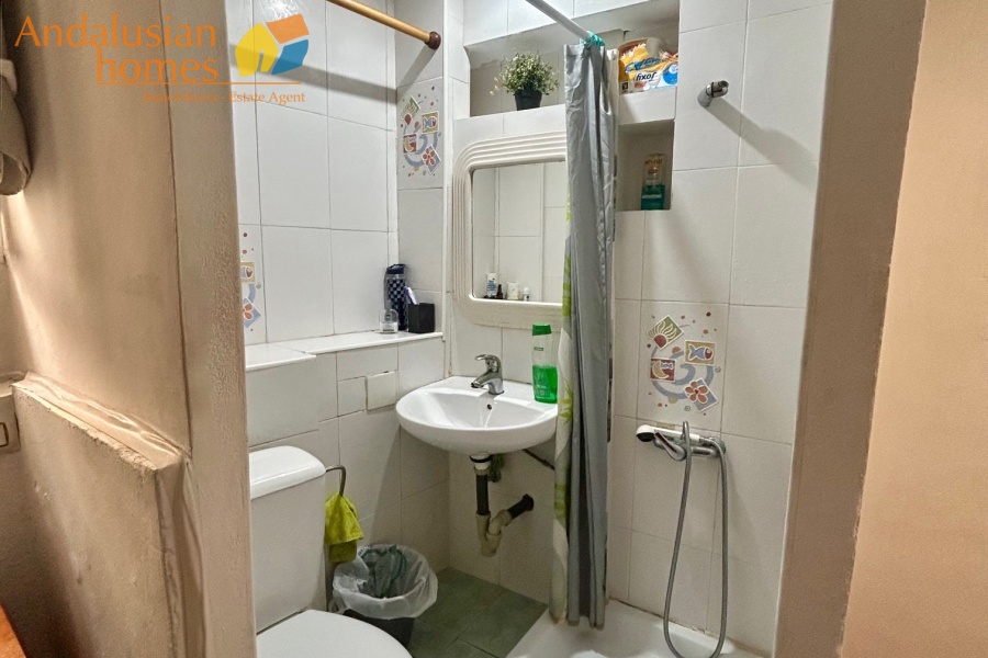Ensuite bathroom for bedroom 2