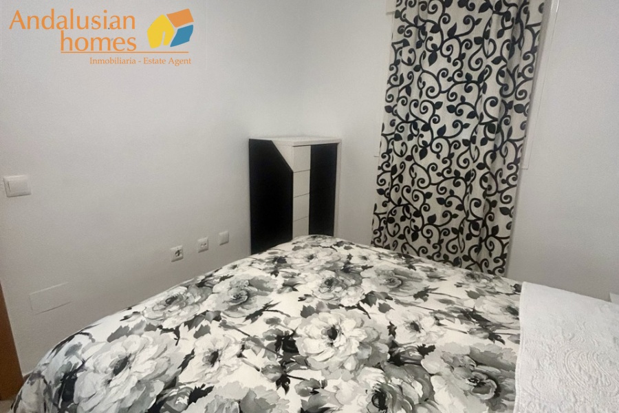 Álora, alquiler Álora, piso en alquiler Álora, apartamento en alquiler, alquiler larga temporada, long term rental Álora, apartamento amueblado, piso amueblado, centro de Álora, alquiler centro, 1 dormitorio, un dormitorio, balcón, cocina equipada, baño con ducha, moderno, bien presentado, listo para entrar, parking cercano, alquiler Málaga provincia
