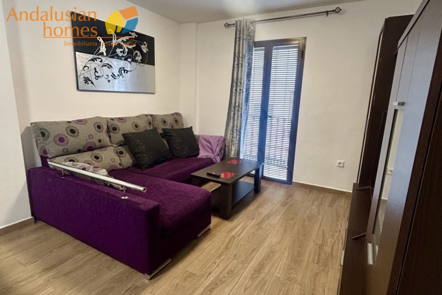 Álora, alquiler Álora, piso en alquiler Álora, apartamento en alquiler, alquiler larga temporada, long term rental Álora, apartamento amueblado, piso amueblado, centro de Álora, alquiler centro, 1 dormitorio, un dormitorio, balcón, cocina equipada, baño con ducha, moderno, bien presentado, listo para entrar, parking cercano, alquiler Málaga provincia
