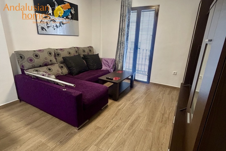 Álora, alquiler Álora, piso en alquiler Álora, apartamento en alquiler, alquiler larga temporada, long term rental Álora, apartamento amueblado, piso amueblado, centro de Álora, alquiler centro, 1 dormitorio, un dormitorio, balcón, cocina equipada, baño con ducha, moderno, bien presentado, listo para entrar, parking cercano, alquiler Málaga provincia
