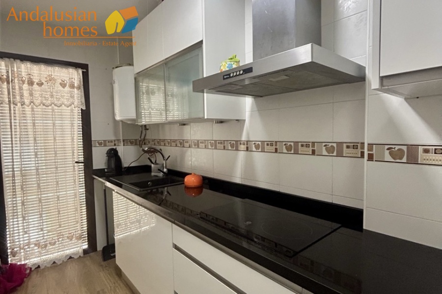 Álora, alquiler Álora, piso en alquiler Álora, apartamento en alquiler, alquiler larga temporada, long term rental Álora, apartamento amueblado, piso amueblado, centro de Álora, alquiler centro, 1 dormitorio, un dormitorio, balcón, cocina equipada, baño con ducha, moderno, bien presentado, listo para entrar, parking cercano, alquiler Málaga provincia
