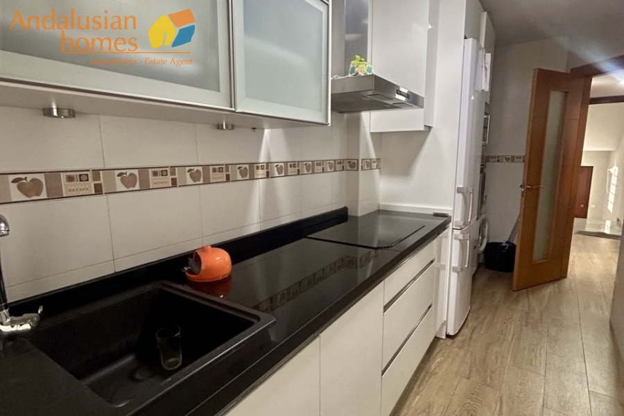 Álora, alquiler Álora, piso en alquiler Álora, apartamento en alquiler, alquiler larga temporada, long term rental Álora, apartamento amueblado, piso amueblado, centro de Álora, alquiler centro, 1 dormitorio, un dormitorio, balcón, cocina equipada, baño con ducha, moderno, bien presentado, listo para entrar, parking cercano, alquiler Málaga provincia

