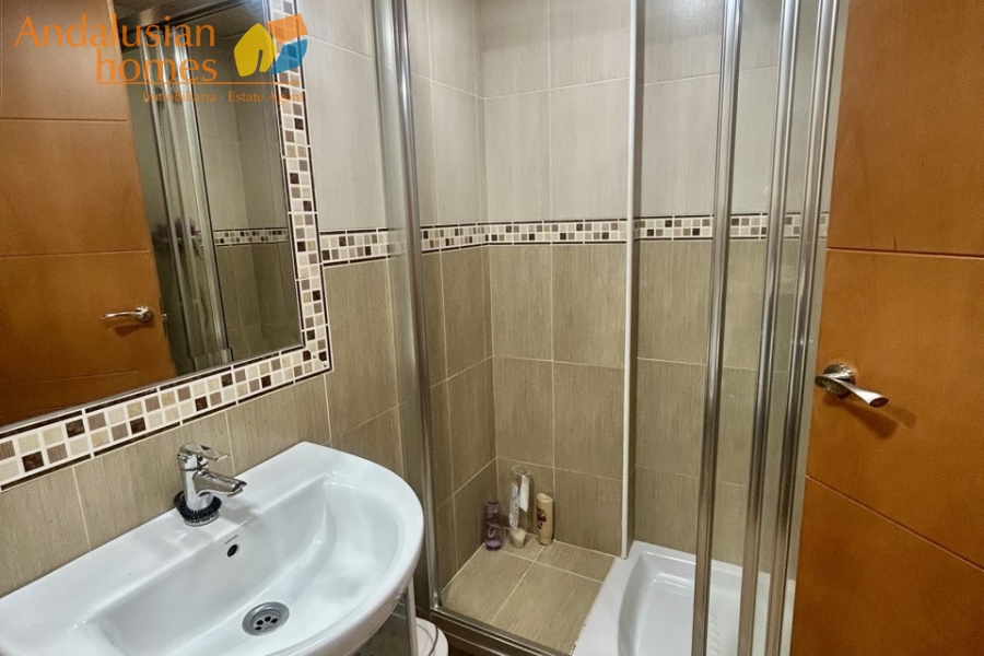 Álora, alquiler Álora, piso en alquiler Álora, apartamento en alquiler, alquiler larga temporada, long term rental Álora, apartamento amueblado, piso amueblado, centro de Álora, alquiler centro, 1 dormitorio, un dormitorio, balcón, cocina equipada, baño con ducha, moderno, bien presentado, listo para entrar, parking cercano, alquiler Málaga provincia
