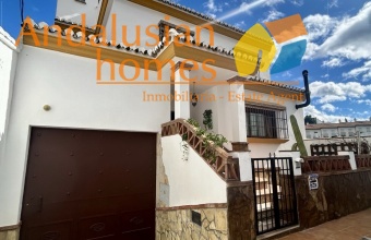 Here are suggested **meta keywords** for the property listing:

Casa en venta Bermejo, propiedad en venta Álora, casa con piscina Álora, chalet en Bermejo, vivienda familiar Málaga, casa con garaje y piscina, propiedad con potencial alquiler Álora, casa tradicional andaluza, inmueble cerca de El Chorro, casa con terraza y vistas al campo, propiedad en Valle del Guadalhorce, inversión inmobiliaria Málaga, casa con apartamento independiente potencial, vivienda con patio y barbacoa, casa cerca de servicios y restaurantes, property for sale Bermejo, house for sale Álora Spain, family home with pool Spain
