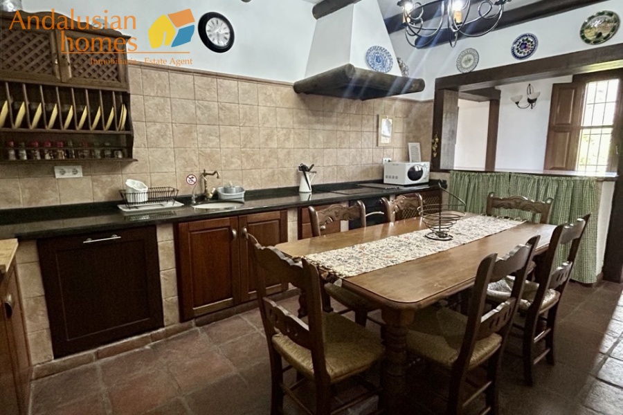 finca en venta Álora, casa rural Málaga, propiedad con olivos, finca con 60.000m2, casa con piscina Málaga, casa con apartamento independiente, casa de invitados, finca con 7 dormitorios, propiedad campo Andalucía, acceso A357 Málaga