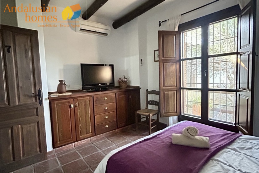 finca en venta Álora, casa rural Málaga, propiedad con olivos, finca con 60.000m2, casa con piscina Málaga, casa con apartamento independiente, casa de invitados, finca con 7 dormitorios, propiedad campo Andalucía, acceso A357 Málaga