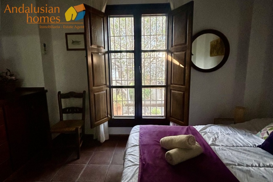 finca en venta Álora, casa rural Málaga, propiedad con olivos, finca con 60.000m2, casa con piscina Málaga, casa con apartamento independiente, casa de invitados, finca con 7 dormitorios, propiedad campo Andalucía, acceso A357 Málaga