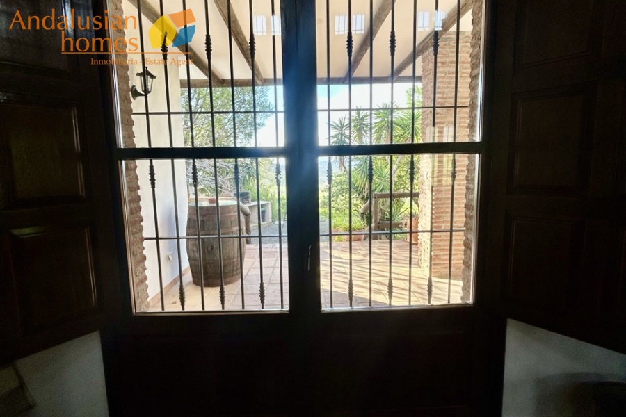 finca en venta Álora, casa rural Málaga, propiedad con olivos, finca con 60.000m2, casa con piscina Málaga, casa con apartamento independiente, casa de invitados, finca con 7 dormitorios, propiedad campo Andalucía, acceso A357 Málaga