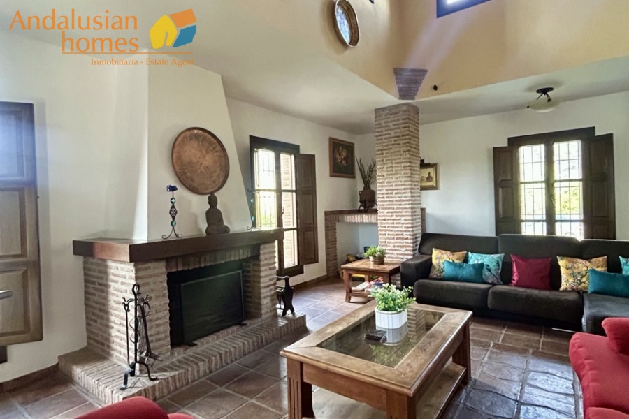 finca en venta Álora, casa rural Málaga, propiedad con olivos, finca con 60.000m2, casa con piscina Málaga, casa con apartamento independiente, casa de invitados, finca con 7 dormitorios, propiedad campo Andalucía, acceso A357 Málaga