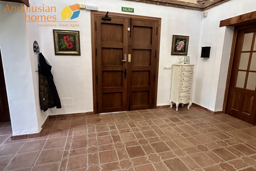 finca en venta Álora, casa rural Málaga, propiedad con olivos, finca con 60.000m2, casa con piscina Málaga, casa con apartamento independiente, casa de invitados, finca con 7 dormitorios, propiedad campo Andalucía, acceso A357 Málaga