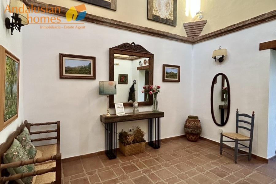 finca en venta Álora, casa rural Málaga, propiedad con olivos, finca con 60.000m2, casa con piscina Málaga, casa con apartamento independiente, casa de invitados, finca con 7 dormitorios, propiedad campo Andalucía, acceso A357 Málaga
