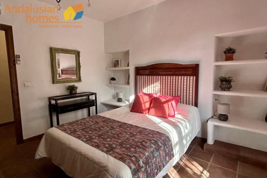 finca en venta Álora, casa rural Málaga, propiedad con olivos, finca con 60.000m2, casa con piscina Málaga, casa con apartamento independiente, casa de invitados, finca con 7 dormitorios, propiedad campo Andalucía, acceso A357 Málaga