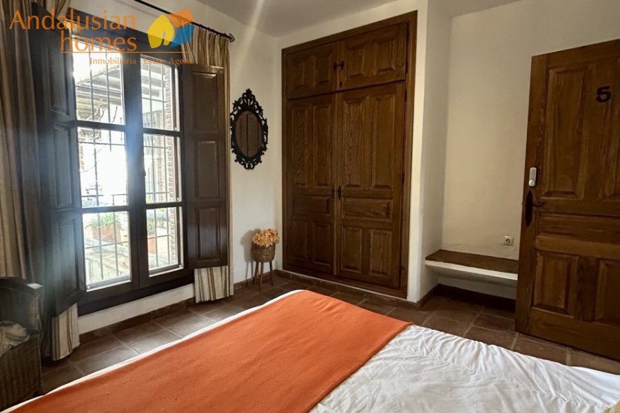 finca en venta Álora, casa rural Málaga, propiedad con olivos, finca con 60.000m2, casa con piscina Málaga, casa con apartamento independiente, casa de invitados, finca con 7 dormitorios, propiedad campo Andalucía, acceso A357 Málaga