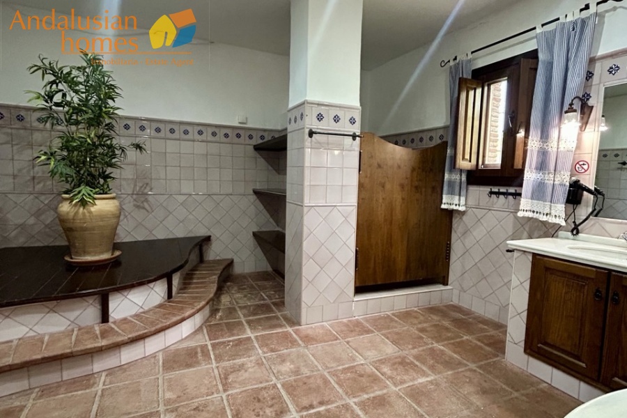 finca en venta Álora, casa rural Málaga, propiedad con olivos, finca con 60.000m2, casa con piscina Málaga, casa con apartamento independiente, casa de invitados, finca con 7 dormitorios, propiedad campo Andalucía, acceso A357 Málaga