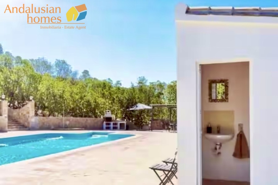 finca en venta Álora, casa rural Málaga, propiedad con olivos, finca con 60.000m2, casa con piscina Málaga, casa con apartamento independiente, casa de invitados, finca con 7 dormitorios, propiedad campo Andalucía, acceso A357 Málaga