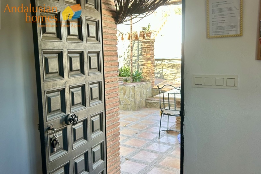 Country home, Álora, Las Mellizas, Málaga countryside, detached villa, olive grove, 4000m2 plot, private pool, panoramic views, terraces, fenced plot, parking, fireplace, ensuite bedroom, outdoor living, rural retreat, train access, investment property, holiday rental, tourism potential, Andalusian property, peaceful location, close to El Chorro, near Málaga coast