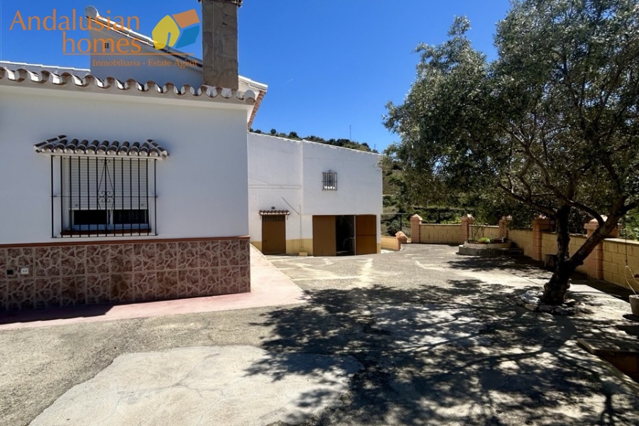 Álora property, country house Álora, house with casita Spain, rural property Málaga, property for sale Álora, Andalusian country home, house with land Spain, investment property Málaga, guest house property Spain, inland Costa del Sol property