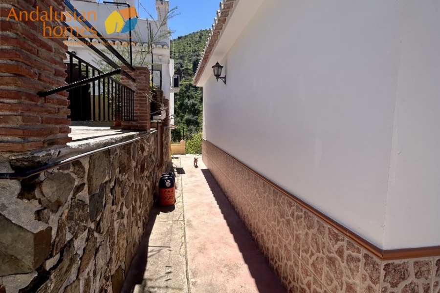 Álora property, country house Álora, house with casita Spain, rural property Málaga, property for sale Álora, Andalusian country home, house with land Spain, investment property Málaga, guest house property Spain, inland Costa del Sol property