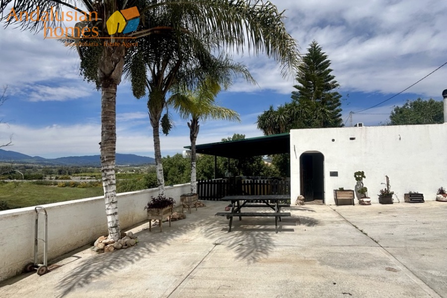 country property Cártama, rural property Málaga, equestrian property Spain, property with stables Málaga, country house for sale Andalusia, finca with guest house Spain, horse property with OCA licence, rural tourism investment Málaga, property near Málaga coast, finca for sale Cártama, Andalusian countryside property, property with land 2500m2, house with paddock Spain, investment property southern Spain
