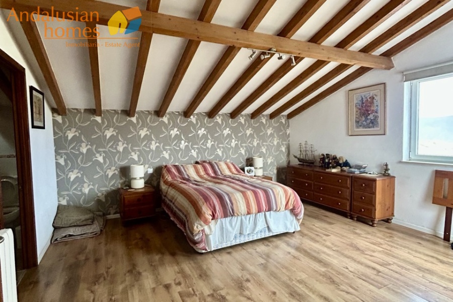 country home Álora, house for sale Álora, rural property Málaga, detached villa Spain, countryside villa Andalusia, house with pool Álora, panoramic views property Spain, finca for sale Málaga, large plot property Spain, real estate Álora, villa near train station Álora, Andalusian country house
