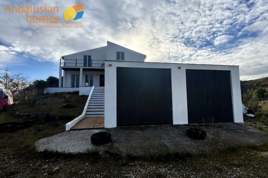 country home Álora, house for sale Álora, rural property Málaga, detached villa Spain, countryside villa Andalusia, house with pool Álora, panoramic views property Spain, finca for sale Málaga, large plot property Spain, real estate Álora, villa near train station Álora, Andalusian country house
