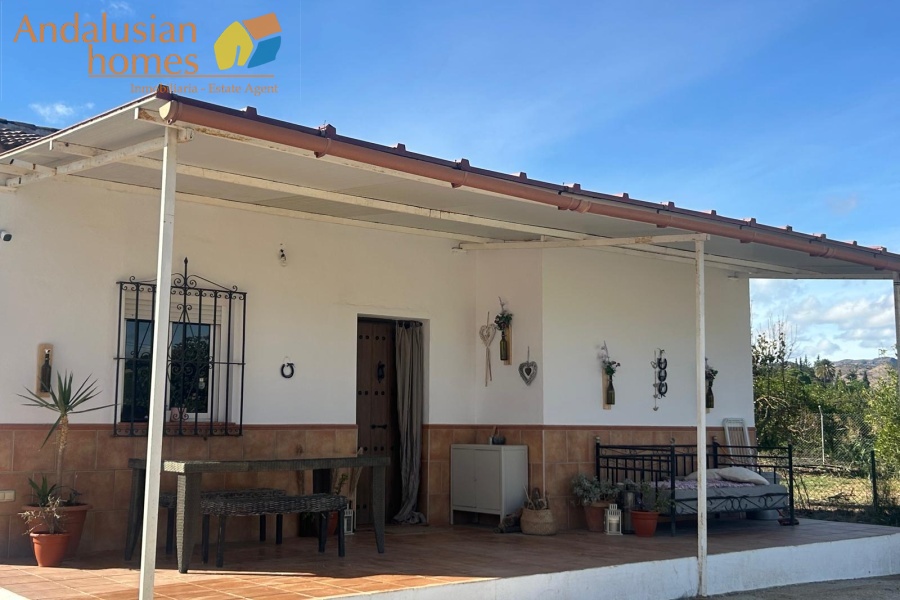 finca rústica Álora, casa de campo Málaga, propiedad rural España, finca con piscina Álora, casa no hipotecable España, finca ecuestre Málaga, casa con terreno 3000m2, propiedad con pozo agua España, rural property Andalusia, horse property Spain, country house near Álora, finca en venta Málaga, casa con vistas montaña Andalucía
