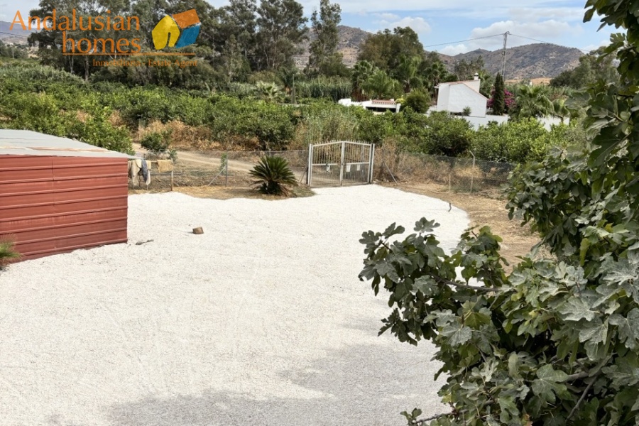 finca rústica Álora, casa de campo Málaga, propiedad rural España, finca con piscina Álora, casa no hipotecable España, finca ecuestre Málaga, casa con terreno 3000m2, propiedad con pozo agua España, rural property Andalusia, horse property Spain, country house near Álora, finca en venta Málaga, casa con vistas montaña Andalucía
