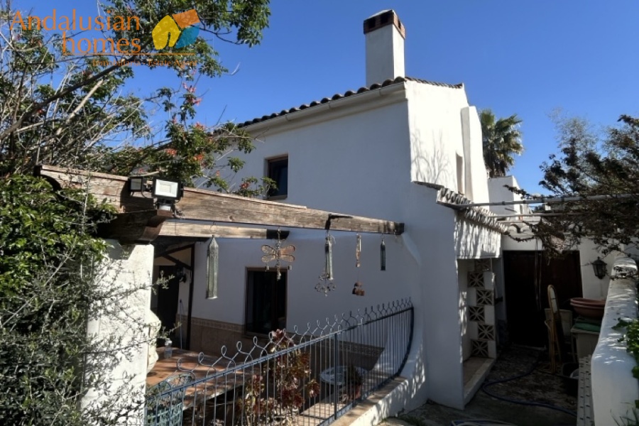 country estate Spain, finca for sale Spain, rural property Spain, investment property Spain, renovation project Spain, finca with land Spain, country house with apartments, rural tourism property Spain, retreat property Spain, large plot property Spain, finca with pool Spain, estate with stables Spain, Andalusian finca, property with potential Spain, inland Spain property, finca with guest accommodation, real estate investment Spain, countryside property Spain, finca 8 bedrooms Spain, off market opportunity Spain

