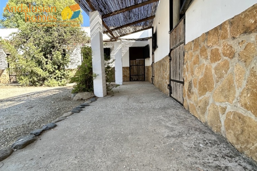 finca for sale, property for sale Álora, finca for sale Málaga, equestrian property Spain, horse property Spain, equestrian finca Málaga, country house Álora, rural property Málaga, Spanish finca, Andalusian finca, property with stables, horse finca, finca with guest apartments, property with guest accommodation, finca with swimming pool, 32,000m2 finca, land for sale Álora, horse riding property Spain, OCA horse licence, property with riding arenas, rural retreat Spain, investment property Málaga, multi-family property Spain, country estate Málaga,finca en venta, finca en venta Álora, finca en venta Málaga, propiedad ecuestre España, finca ecuestre Málaga, finca para caballos, propiedad rural Álora, casa de campo Málaga, finca rústica Andalucía, finca andaluza, propiedad con establos, finca con boxes para caballos, finca con apartamentos, finca con alojamiento independiente, finca con piscina, finca de 32.000 m², terreno en venta Álora, propiedad para caballos España, licencia OCA caballos, finca con pistas ecuestres, propiedad rural Andalucía, finca para inversión Málaga, finca con apartamentos independientes, cortijo en venta Málaga, finca privada Álora