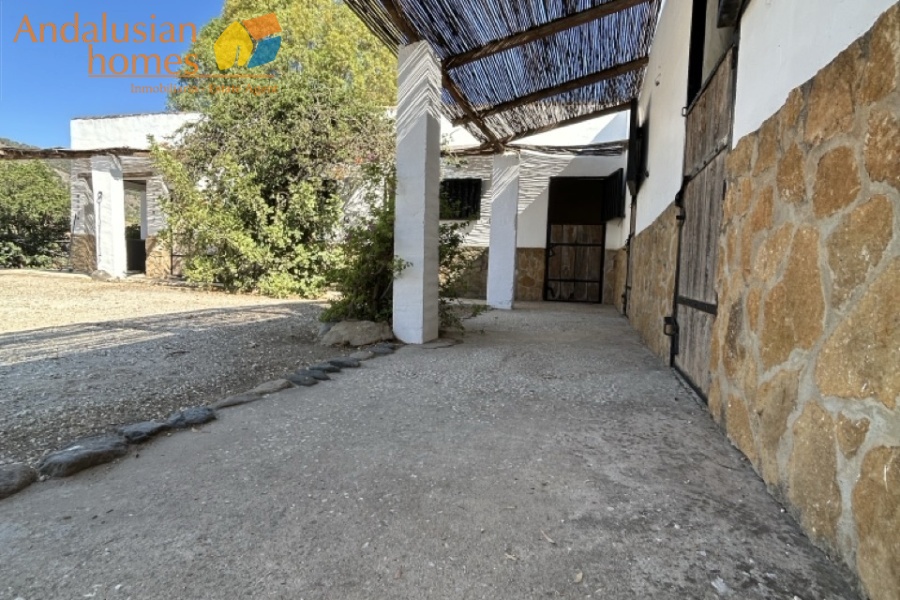 finca for sale, property for sale Álora, finca for sale Málaga, equestrian property Spain, horse property Spain, equestrian finca Málaga, country house Álora, rural property Málaga, Spanish finca, Andalusian finca, property with stables, horse finca, finca with guest apartments, property with guest accommodation, finca with swimming pool, 32,000m2 finca, land for sale Álora, horse riding property Spain, OCA horse licence, property with riding arenas, rural retreat Spain, investment property Málaga, multi-family property Spain, country estate Málaga,finca en venta, finca en venta Álora, finca en venta Málaga, propiedad ecuestre España, finca ecuestre Málaga, finca para caballos, propiedad rural Álora, casa de campo Málaga, finca rústica Andalucía, finca andaluza, propiedad con establos, finca con boxes para caballos, finca con apartamentos, finca con alojamiento independiente, finca con piscina, finca de 32.000 m², terreno en venta Álora, propiedad para caballos España, licencia OCA caballos, finca con pistas ecuestres, propiedad rural Andalucía, finca para inversión Málaga, finca con apartamentos independientes, cortijo en venta Málaga, finca privada Álora